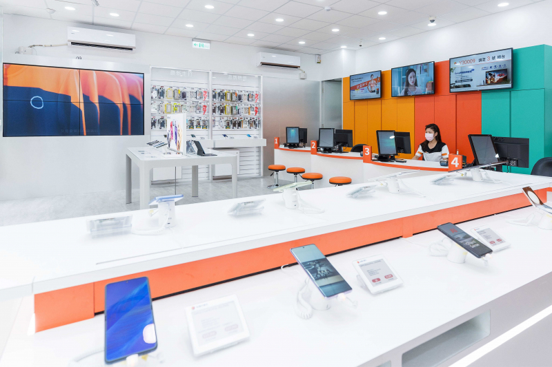 創利空間智慧零售軟硬整合方案，協助台灣大哥大門市完成數位內容行銷系統的佈建，打造全新世代的數位服務據點