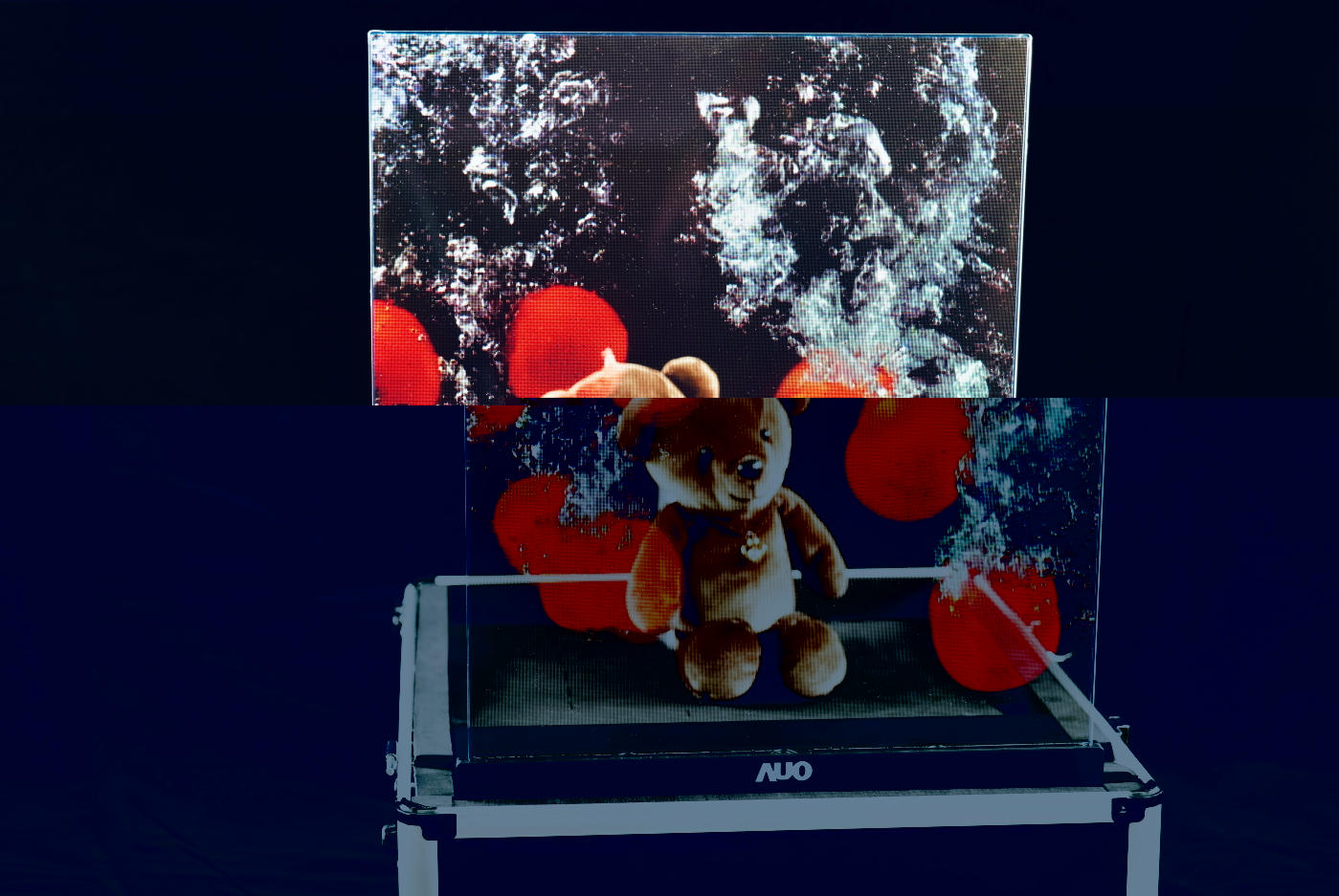 友達領先研發Micro LED透明顯示器，具備高穿透、低繞射、高亮度、可拼接之特性，可應用於智慧移動、智慧零售、商業展示等多元場域