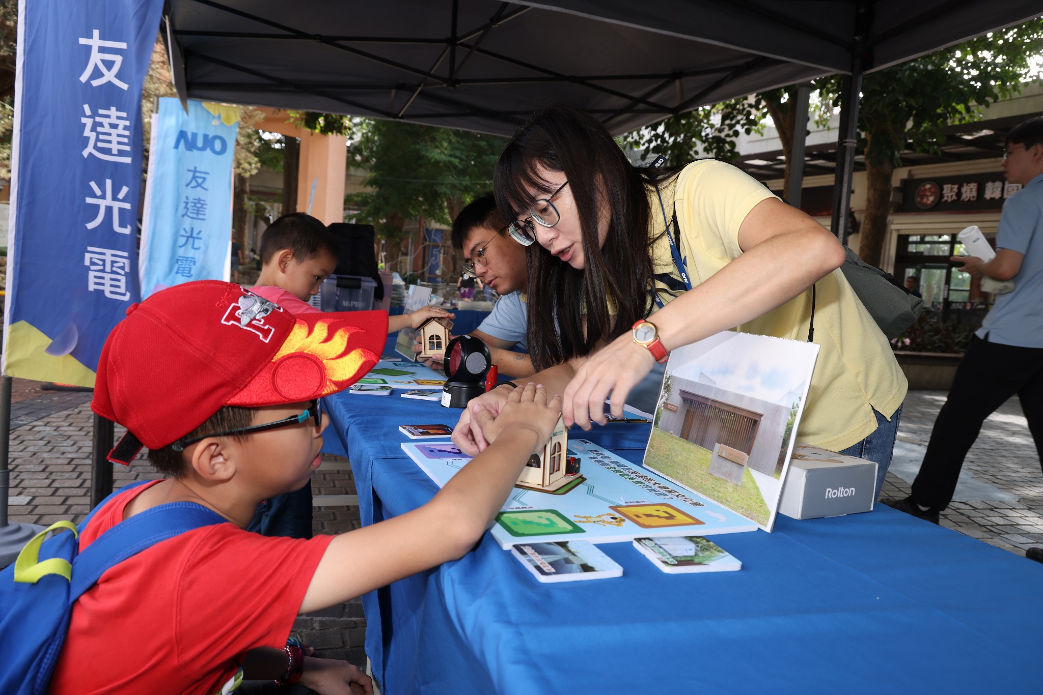 友達投入永續素養教育多年，從自身的環境教育場域走入校園、各式活動現場，合作夥伴亦擴及到NGO、公部門與供應鏈，豐碩成果獲「社會共融領袖獎」