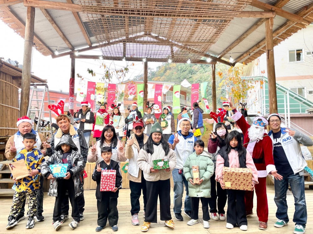 友達永續基金會號召「圓夢計畫」行動連續23年，由同仁凝聚內部愛心與資源送往偏鄉，累積為逾萬名兒童圓夢，實踐友達共創共好的永續精神。