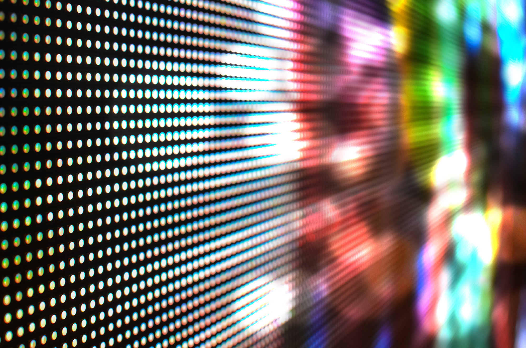 超高亮度、超长寿命